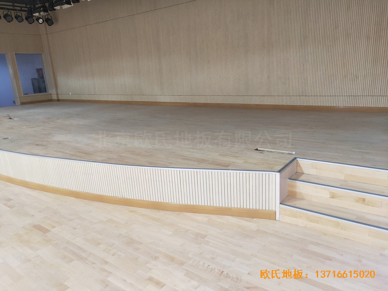 上海丰庄西路绿地小学舞台体育地板施工案例4