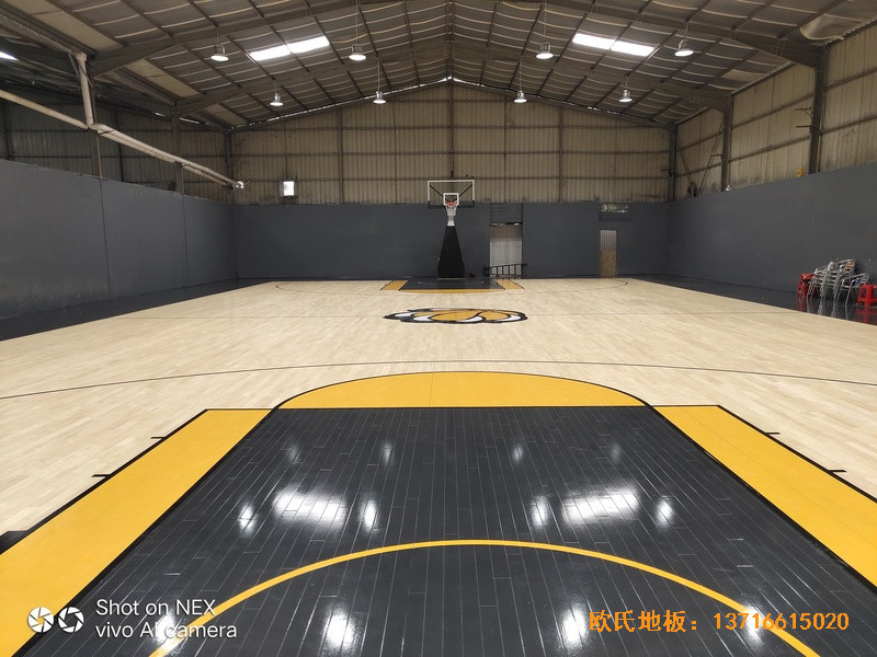 泉州侨乡壹吨篮球场运动木地板铺设案例