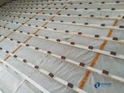 У԰�����˶�ľ�ذ�ʩ���Ŷ�