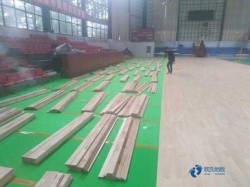 20���˶�����ľ�ذ�Ʒ���ĸ���