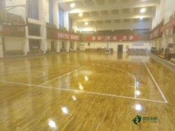 ���򳡹�ľ�ذ�Ϻõ�����Щ����